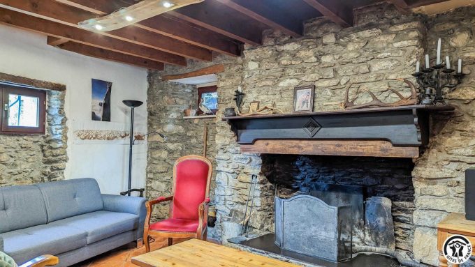 31G100592-10476c89ddc04b45a8d9fd17346b9946