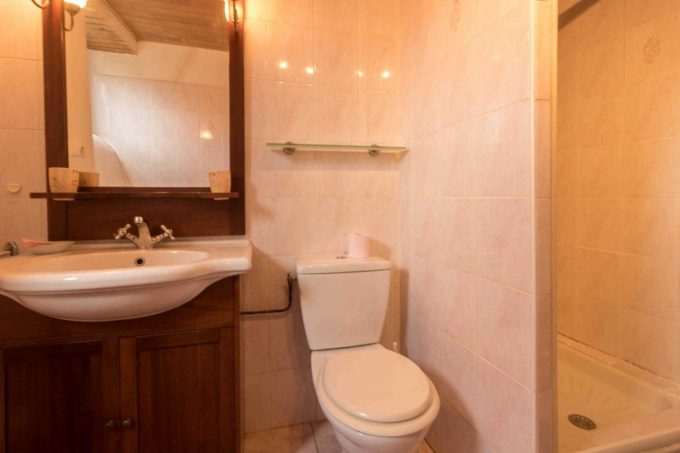 31G100592-1e49dfc175a142d9be7065c744d2abc5