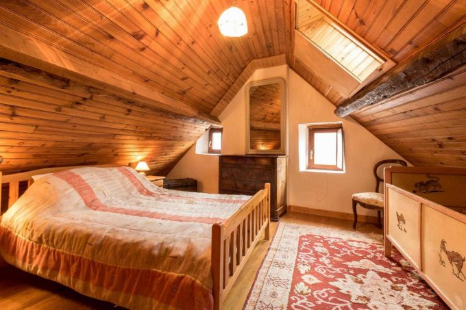 31G100592-262fc3f193d74d94a237c73bf498c27d