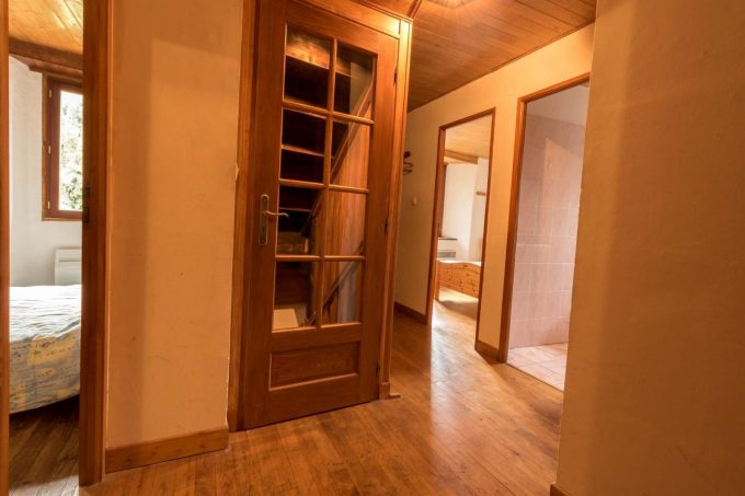 31G100592-d7585db93f7047ff9168bba2b5760b37