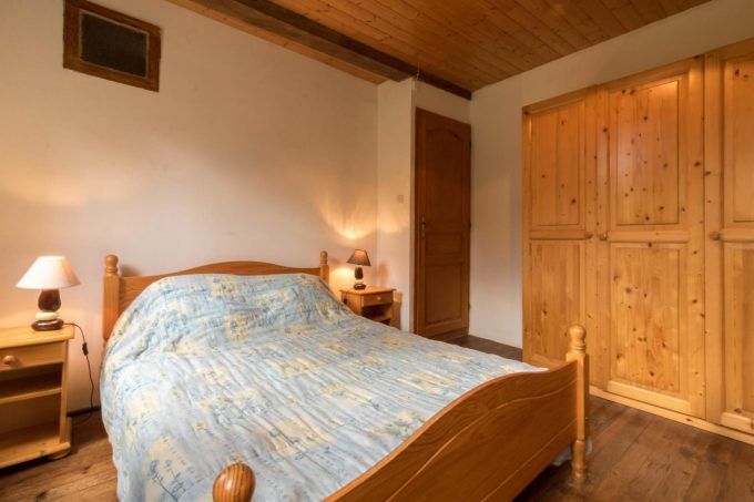 31G100592-f9c7fe498349415ea67b1fc5467a2226