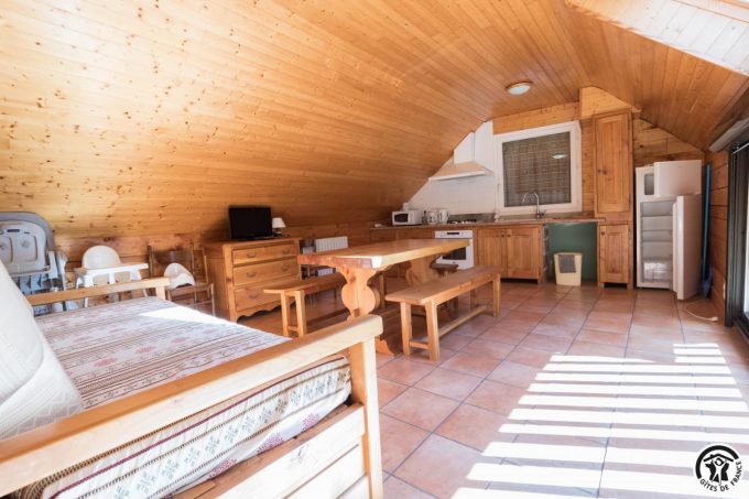 31G100612-05d8612e58f849ba8f7677c112c4f40e