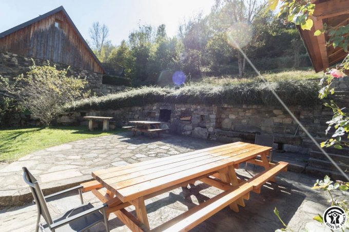 31G100612-35c9c725816743e0aaa14b2abe46a52e