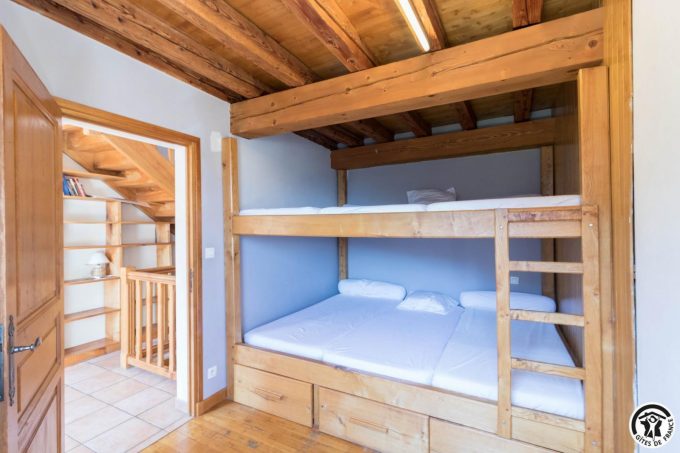 31G100612-466b5359edbf48d7baec0fb514173b60