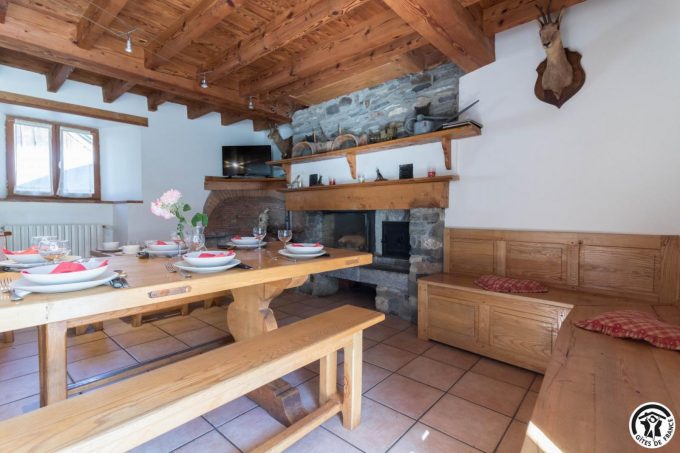 31G100612-5586543dc90f43d5919d0ccbf7ca5dca