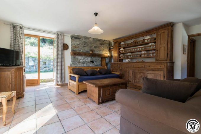 31G100612-85aa6472c3044149bc43de1d4d3483b4