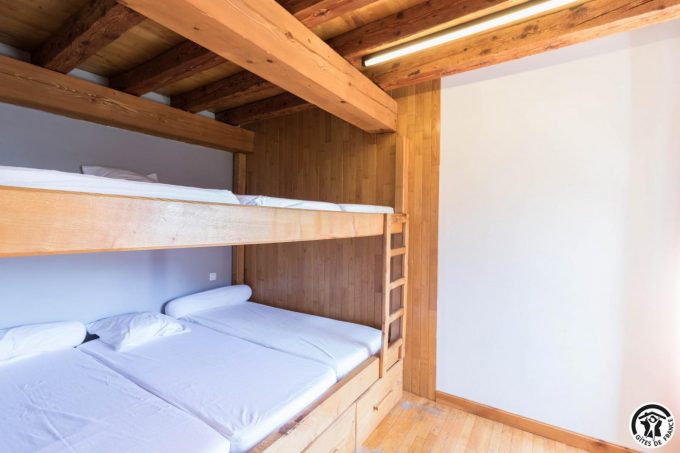 31G100612-f98e37b5a1f948af88fc1fda7344259d