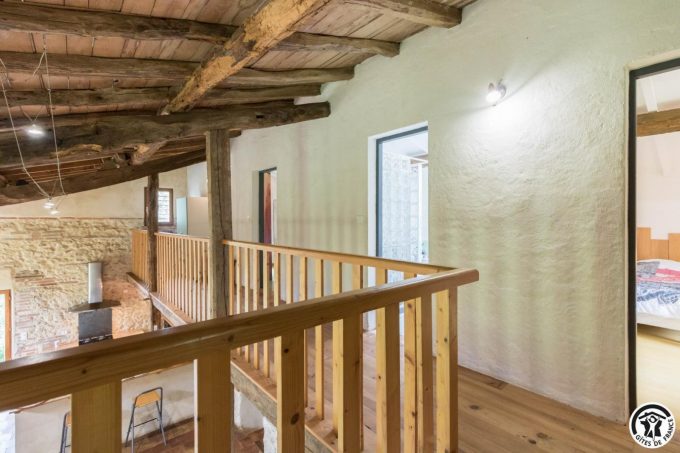 31G100621-02fb7d680db04a22add53faa06d8948f