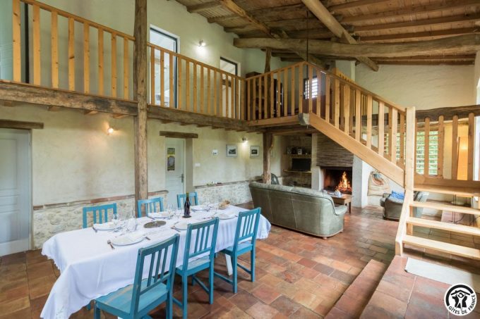 31G100621-0dacac05531a48b7ba9f3b181620cbe8