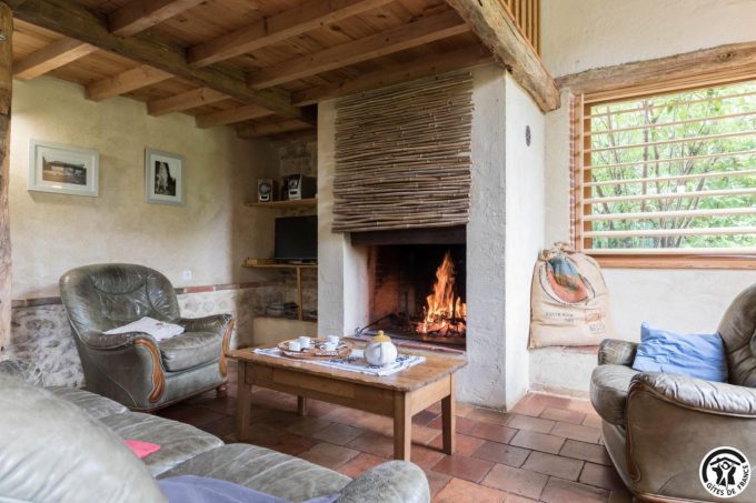 31G100621-60ce7a35ed6c4369872dc25b4b951b6e