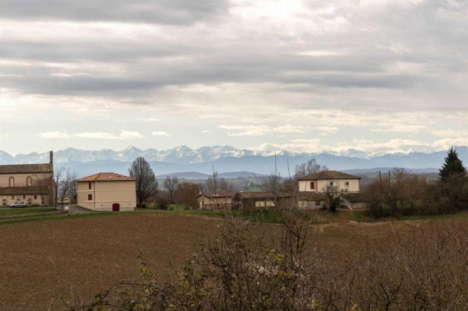 31G100621-75d7316e11864cf9abdb1fec48070242