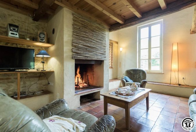 31G100621-8251d4e90a0b414899e2224e921bffcb