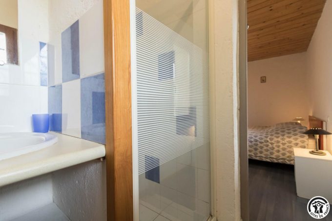 31G100621-b80849f717d44e29a4b38e88610d7820