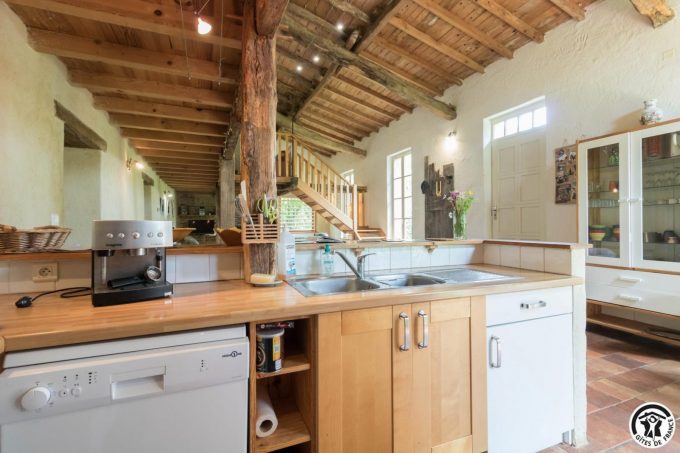 31G100621-bab0680b448c496182ea787c9937e2b9