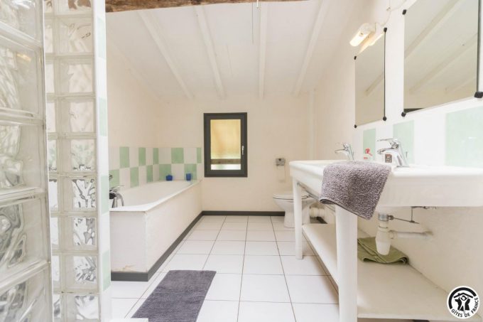 31G100621-c843303143c64303b708e893e0e97769