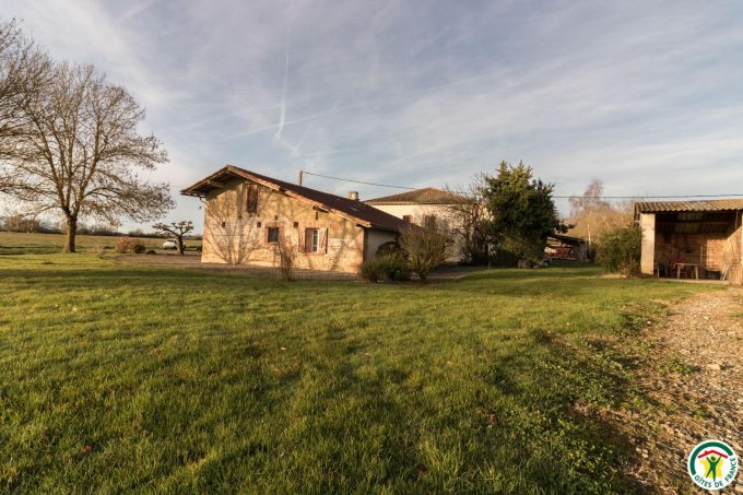 31G100642-1b86a4eea0794ccca278da36f77b720a