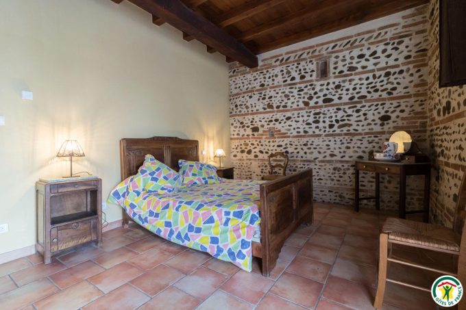 31G100642-497538639fd9487992114169e86b1772