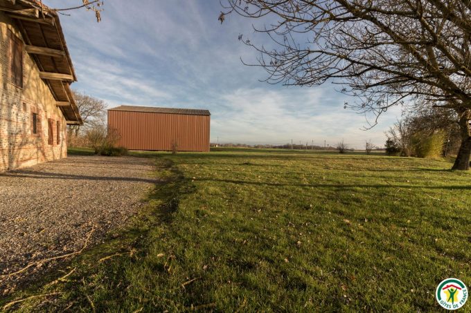 31G100642-6e8219a9e4df4cec82831786461c5338