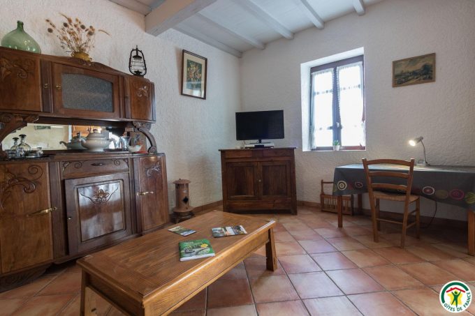 31G100642-ba146fd8f4914a67961efd0ebe744bcc