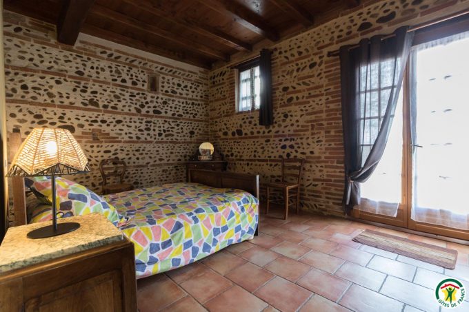 31G100642-bd64879952404e5a8e55686a807c17f7