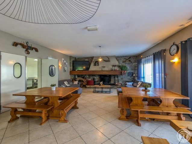 31G100655-16c0a4ecf86147248675c15023e8ccba