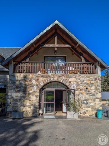 31G100655-294e3b7ad0c8410f8efdea9690ab1425