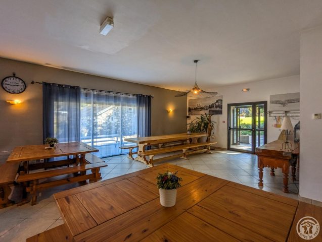 31G100655-5cb5108de3f8403b97be95c96cd02882