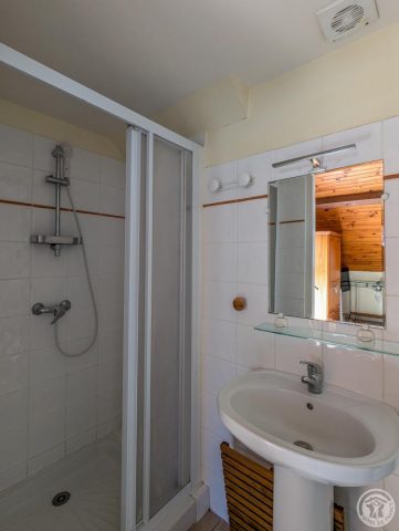 31G100655-65d0908803384ba1bbd9827a4350a6f3