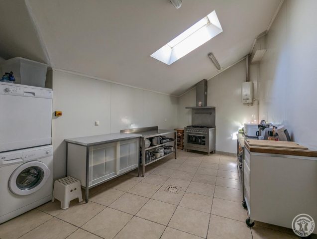 31G100655-694eb514940b447c993d8a074d52b64a