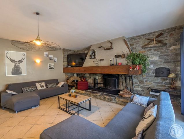 31G100655-c0abef2d0a7c430d9f7bf4d309dc3250