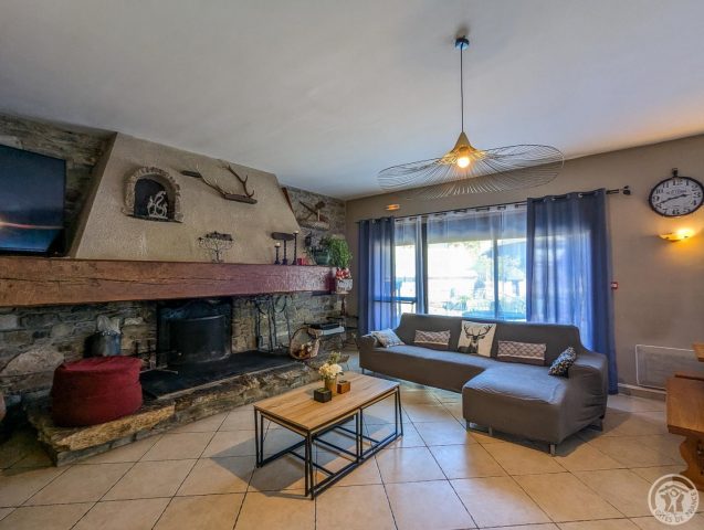 31G100655-f5b4bd1cf6024ec58475aa666834f907