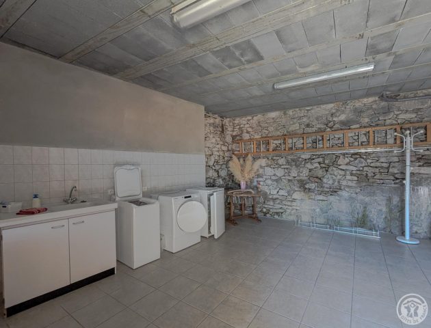 31G100656-494039a204c442469c9d850ce5f81995