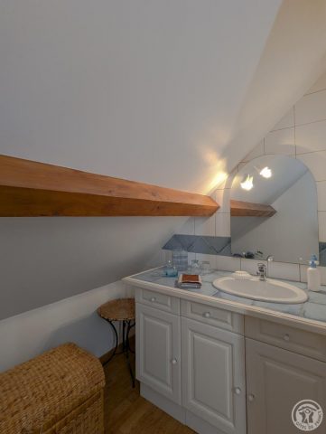 31G100656-e2ec204bac39452c86c9819b560c8302