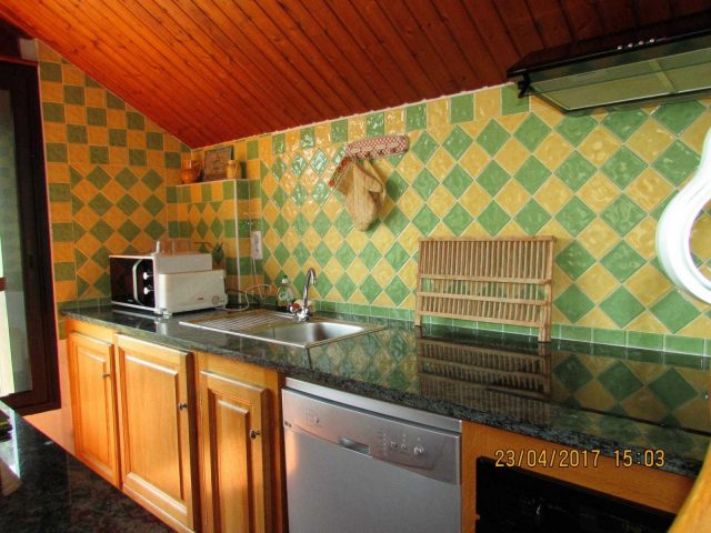 31G100666-63b27c2aec8f42bebb82e1063d1f950d