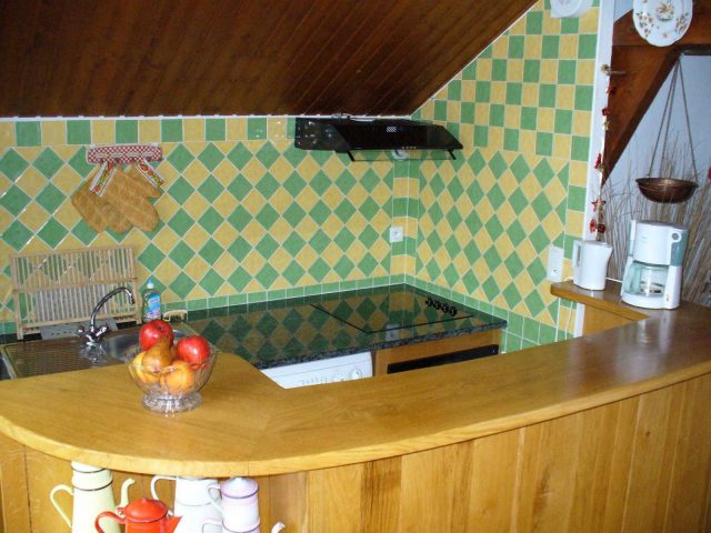 31G100666-b9e2958c01954556a5416834d358510f