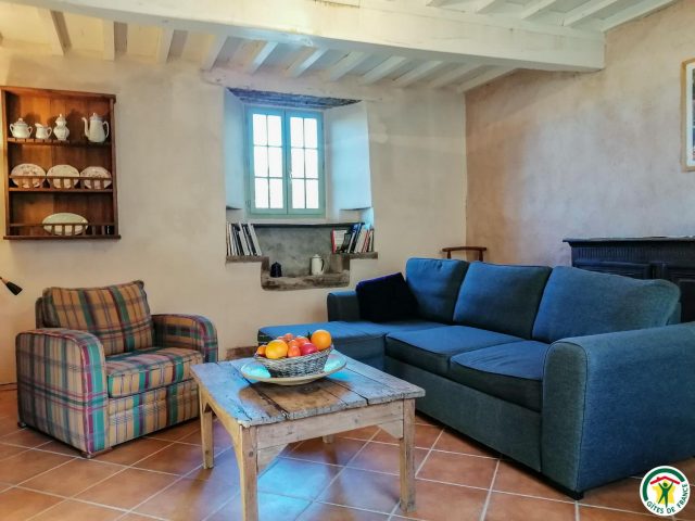 31G100677-9c9ce56dc3f343128ecc1ce32c0ee0aa