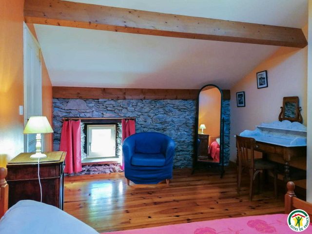 31G100677-c7eb495e1cd747da9298cbc34baa332b