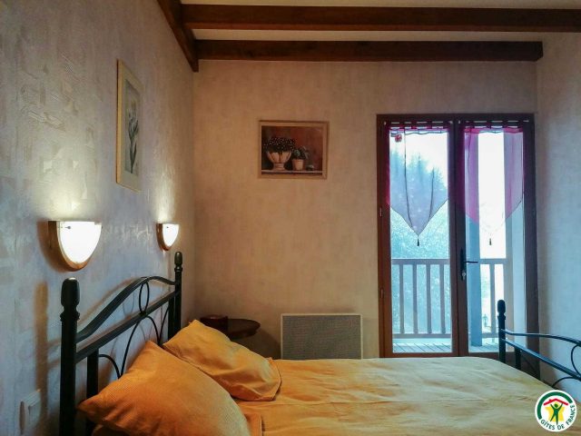 31G100687-28ad963482f94a35a72a6a14d430a996