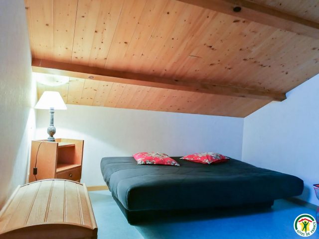 31G100687-c934b611769b476e9ffd87b166d3f21a