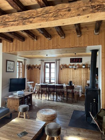 31G100712-6e68d09fe99f442fad28ce24dc226b54