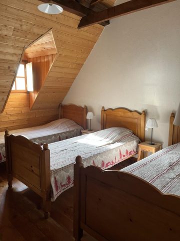 31G100712-7462639ee1534d4baa62419810f1ccbd