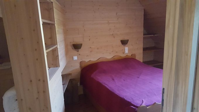 31G100712-ad7f3a00ce334180911427601a49009a