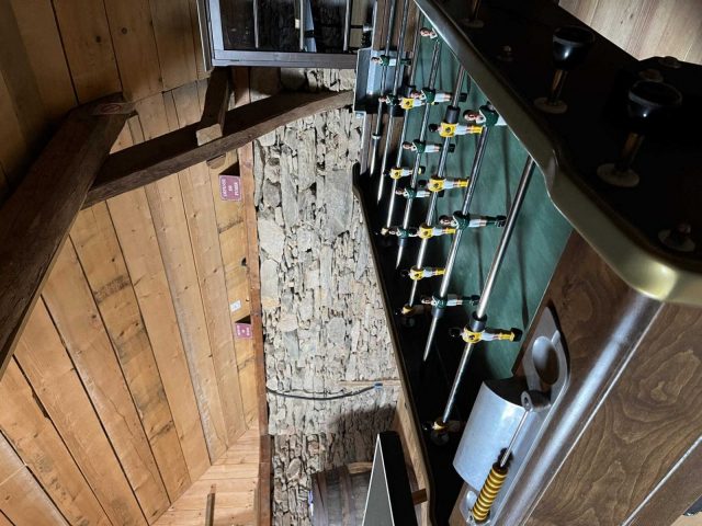 31G100712-ba869a7467a64c4982db58d7882a033c