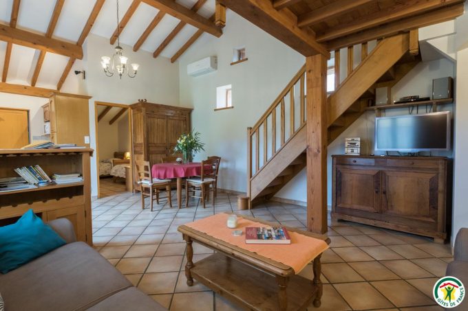 31G100732-61a3fcb8ccbf433da80982183567b319