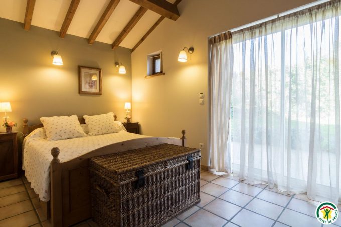 31G100732-63d7ce994e1244618e92f05e836fe174