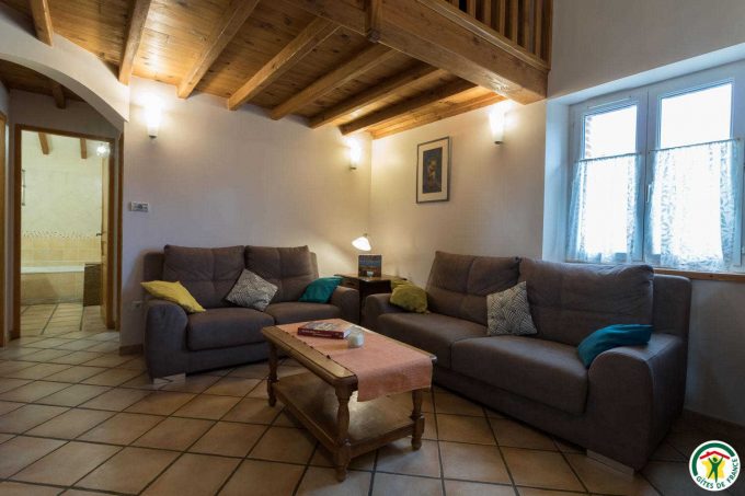 31G100732-758734ac6c954bda9dc5d3309b40f4e3