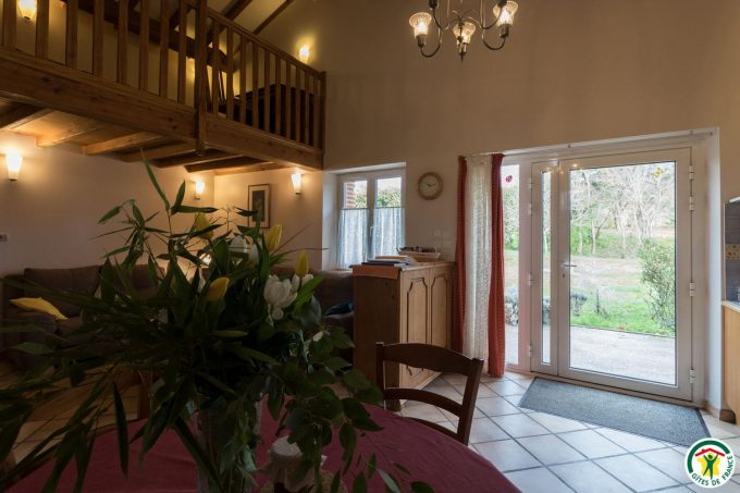 31G100732-91b1c26a561f4a8abf960441dfaafcf1