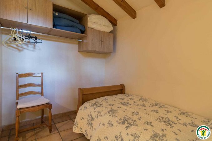 31G100732-c1c5fbba860b416d82a2016277f10804