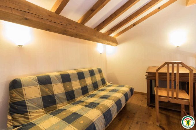 31G100732-c88894edfd654ba6b3434bf849a78586