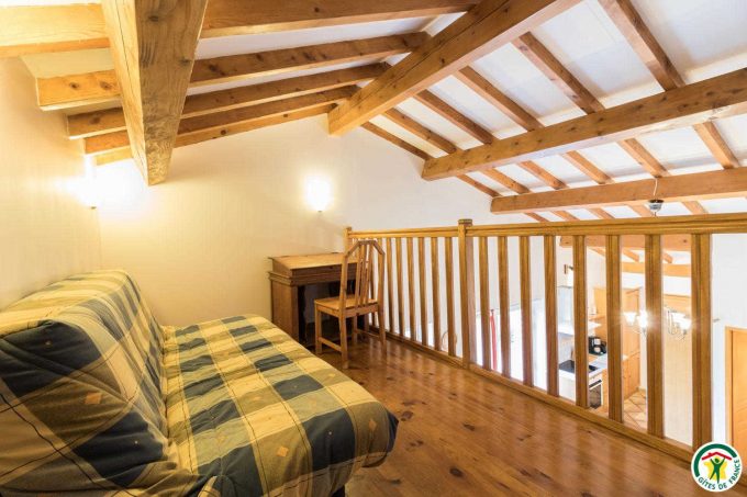 31G100732-dcf7891dd0794c7298f6af4b38dcb78d